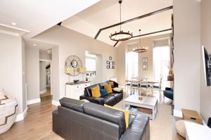 Lounge Diner- click for photo gallery